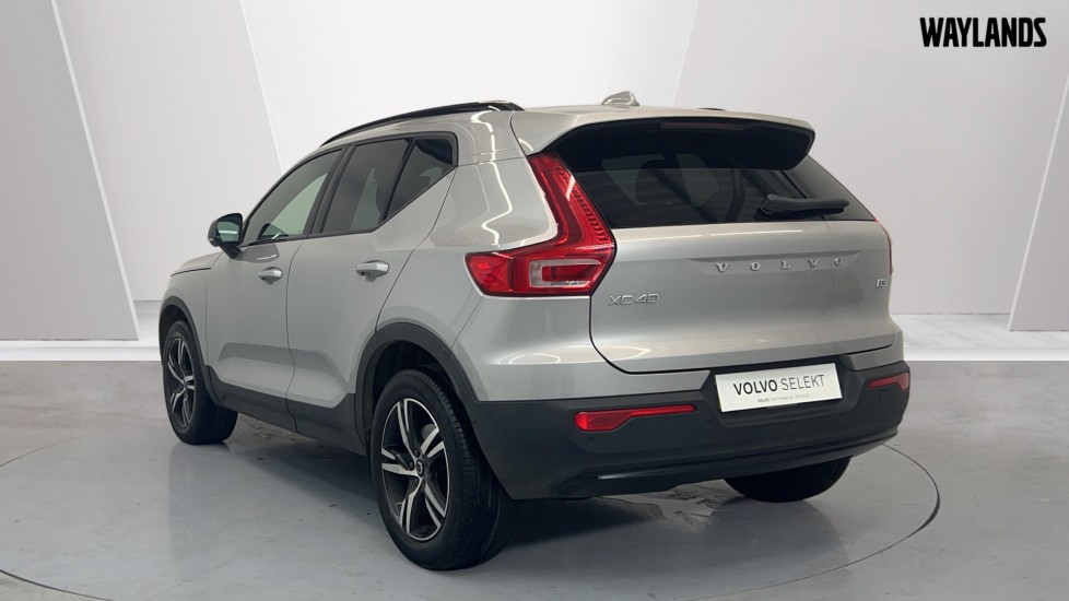 Main listing image - Volvo XC40