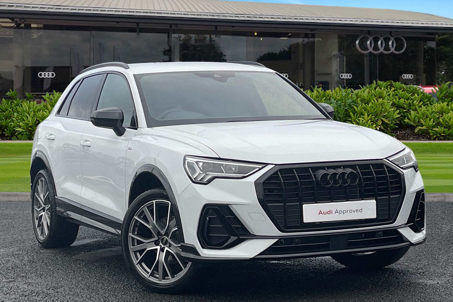 Main listing image - Audi Q3