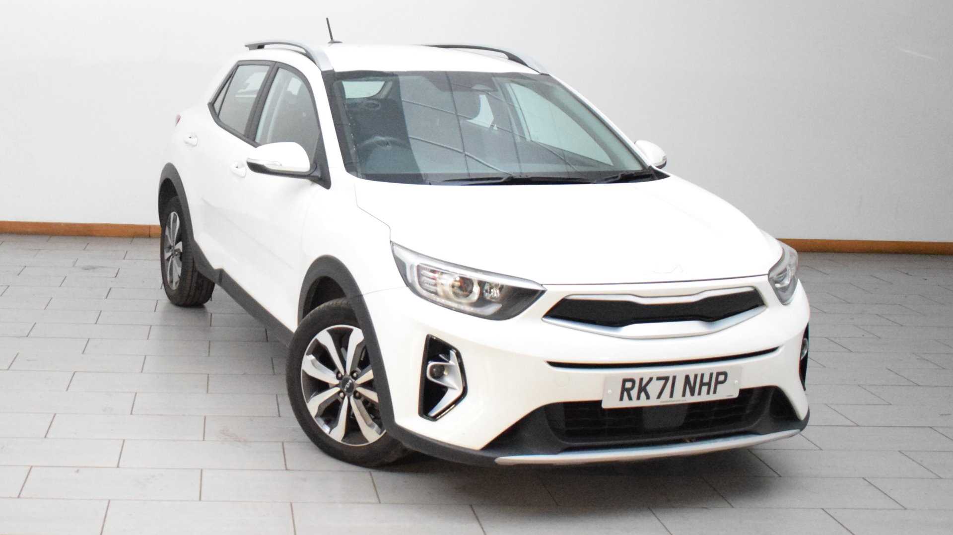 Main listing image - Kia Stonic