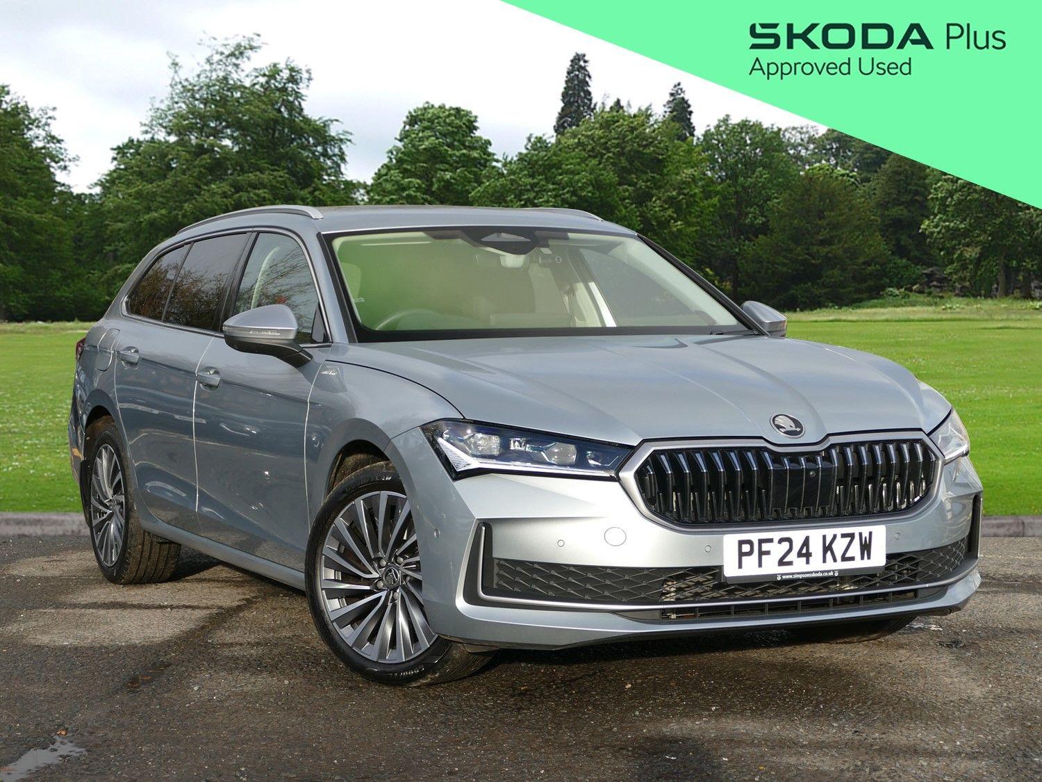 Main listing image - Skoda Superb Estate