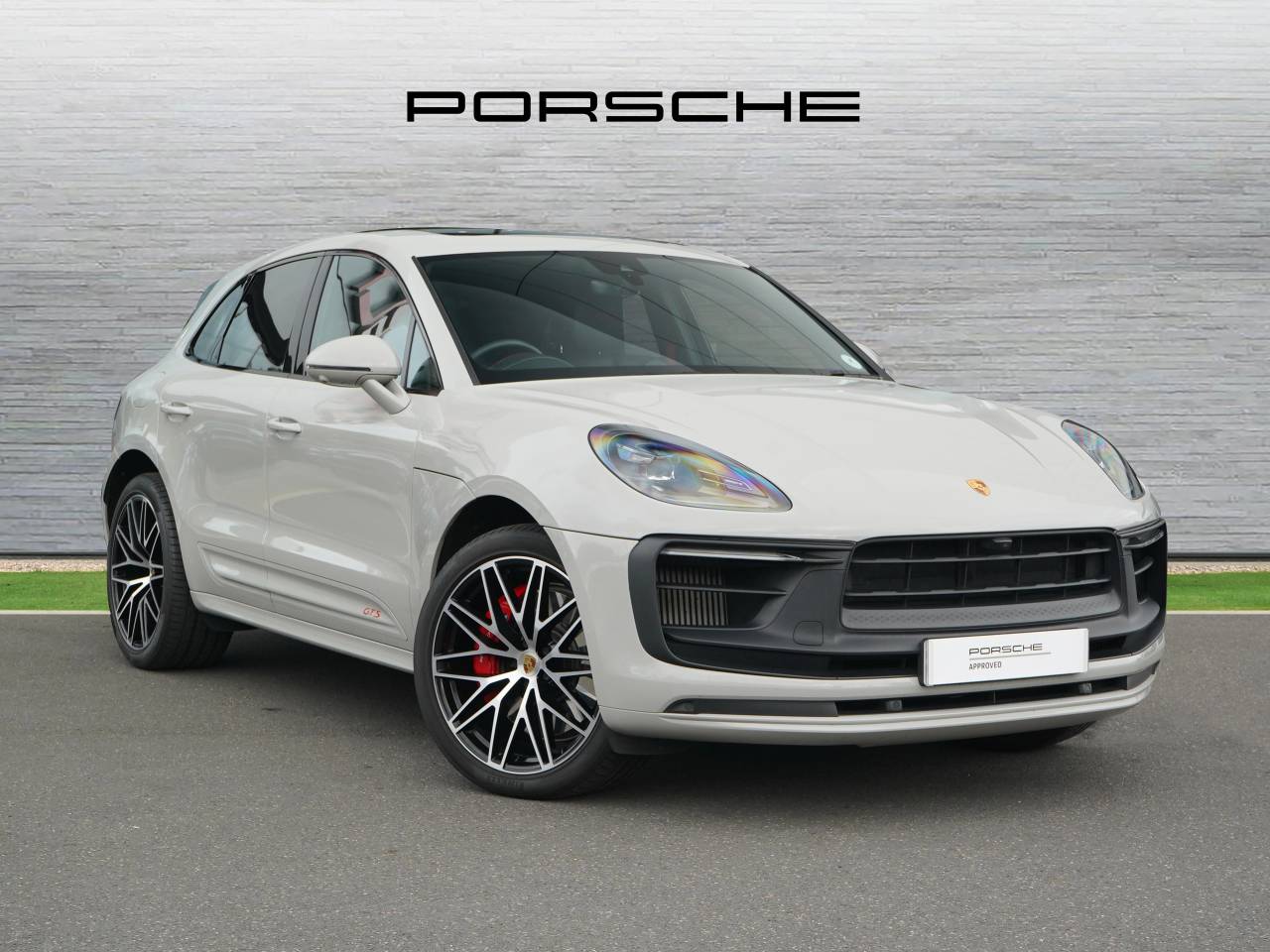 Main listing image - Porsche Macan