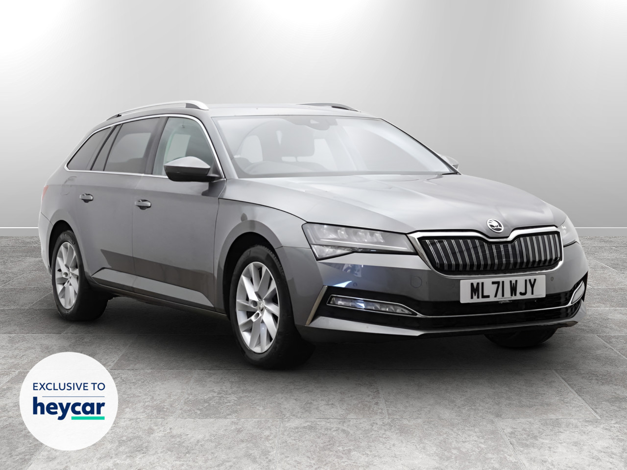 Main listing image - Skoda Superb Estate