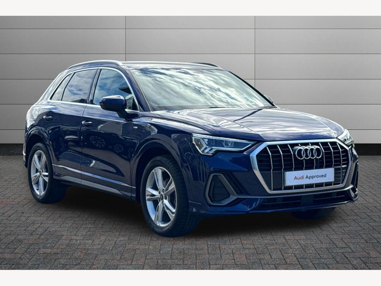Main listing image - Audi Q3
