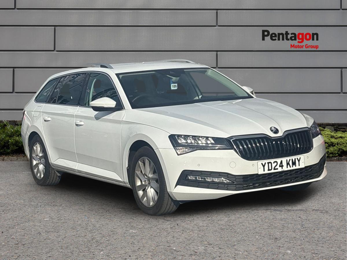 Main listing image - Skoda Superb Estate