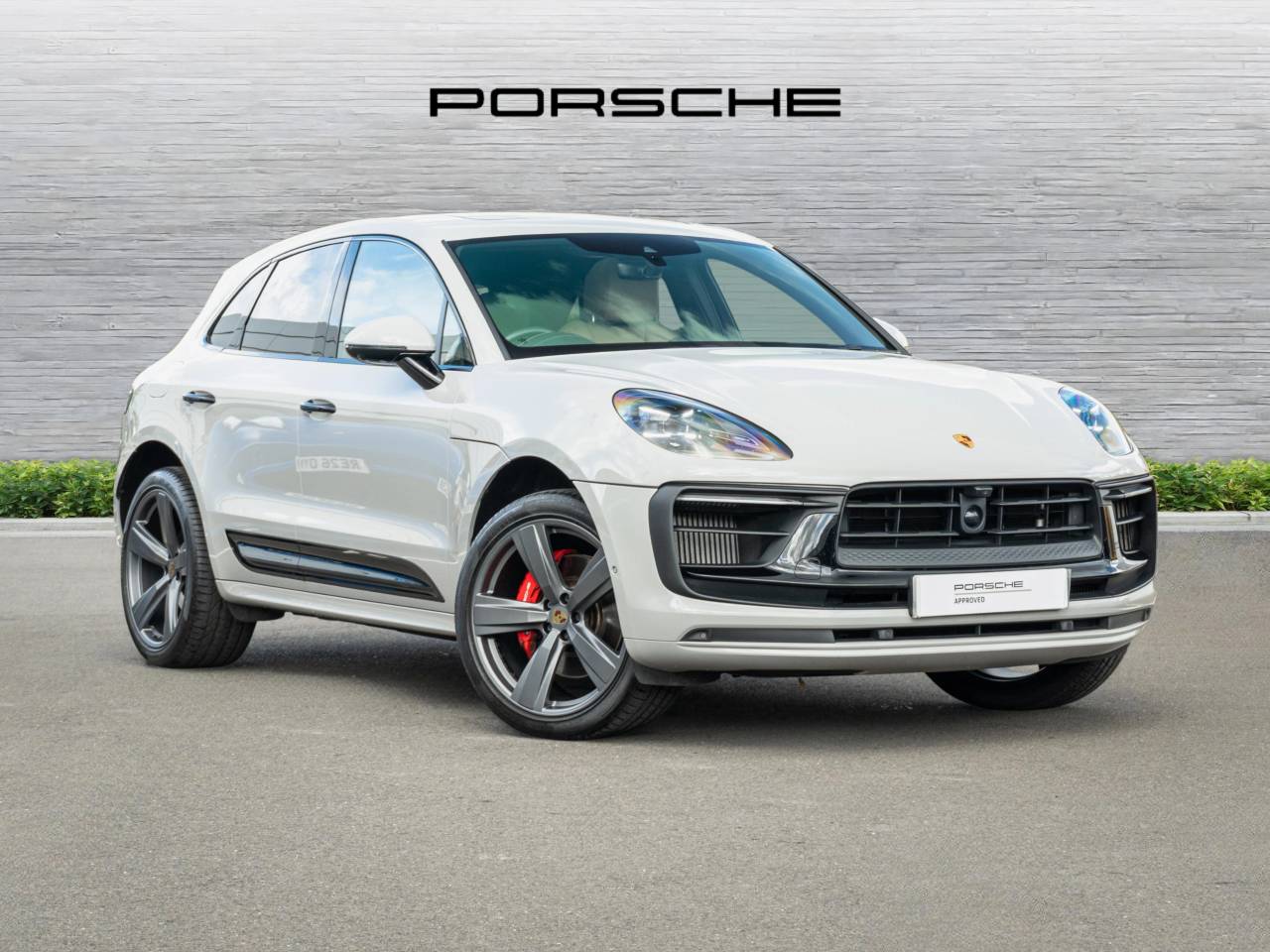 Main listing image - Porsche Macan