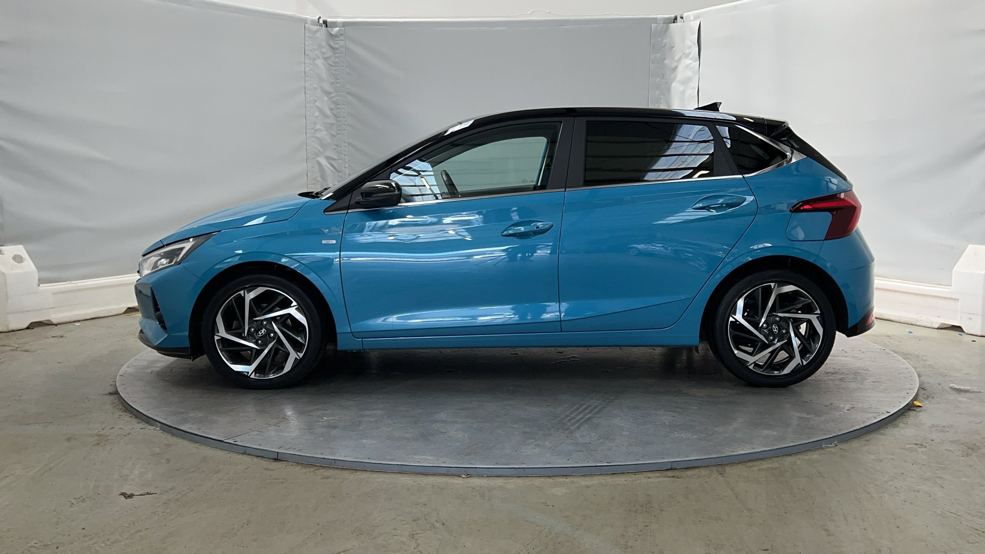 Main listing image - Hyundai i20