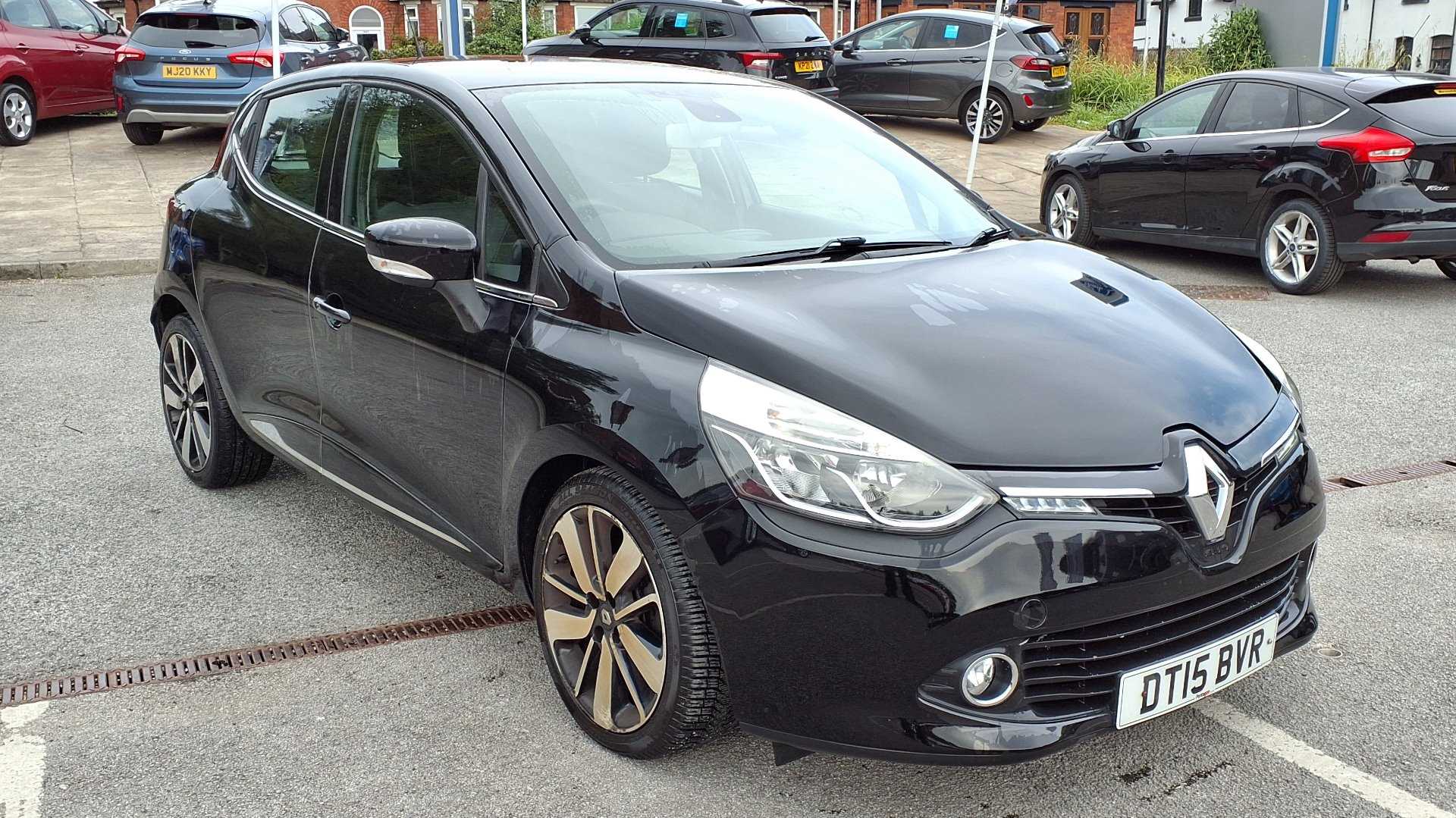 Main listing image - Renault Clio