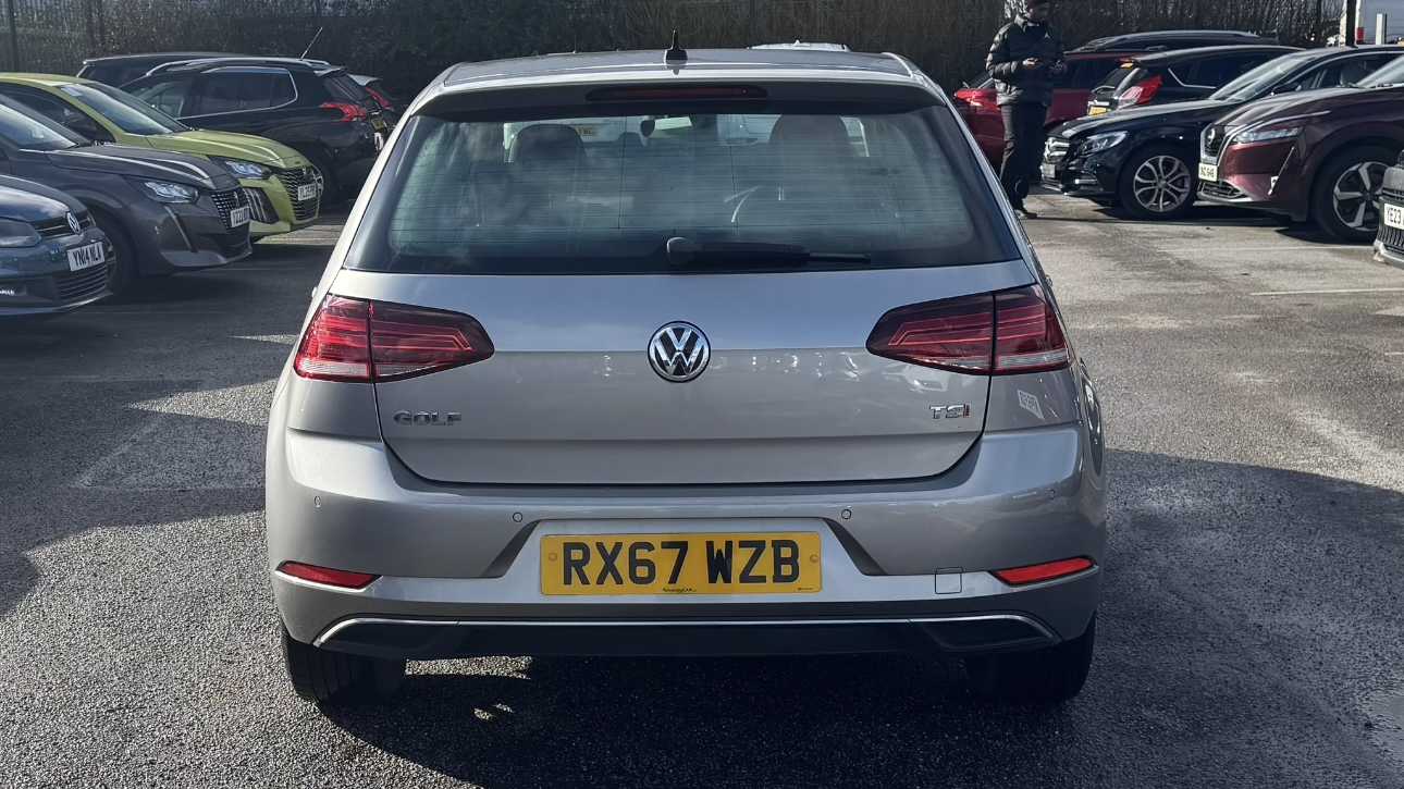 Main listing image - Volkswagen Golf