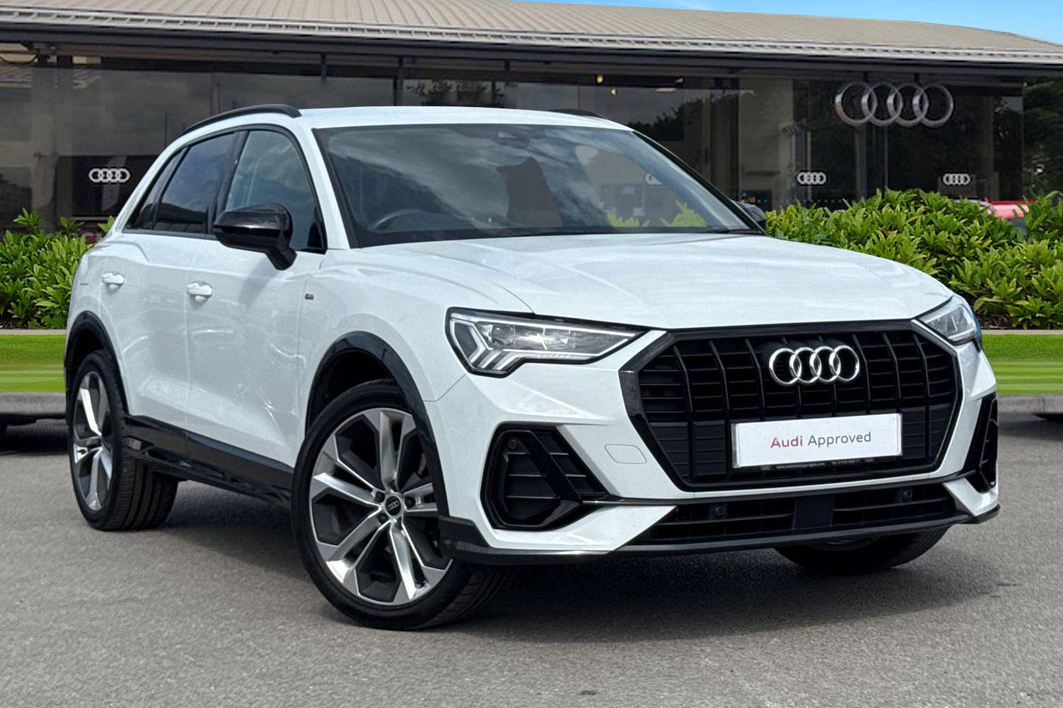 Main listing image - Audi Q3