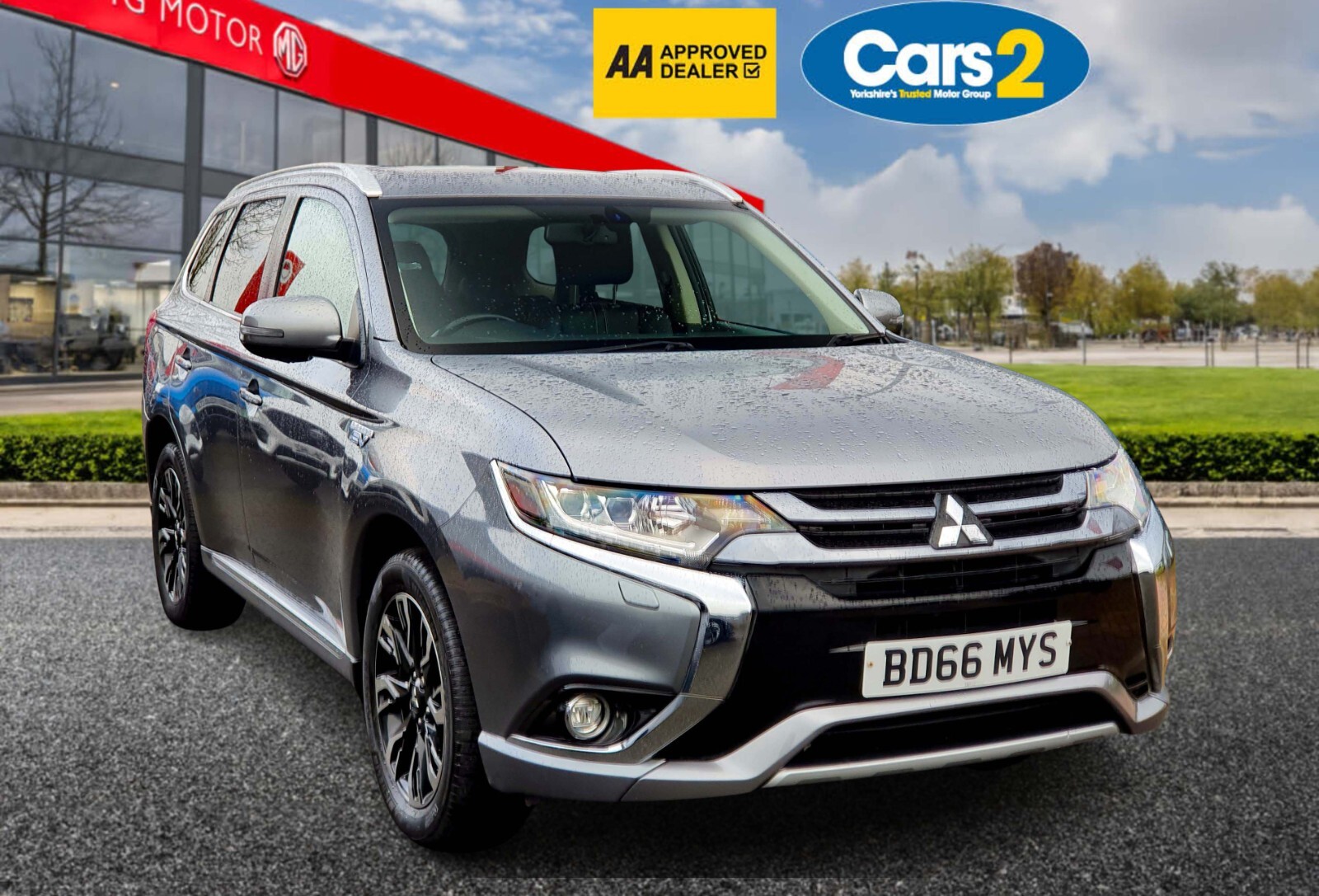 Main listing image - Mitsubishi Outlander