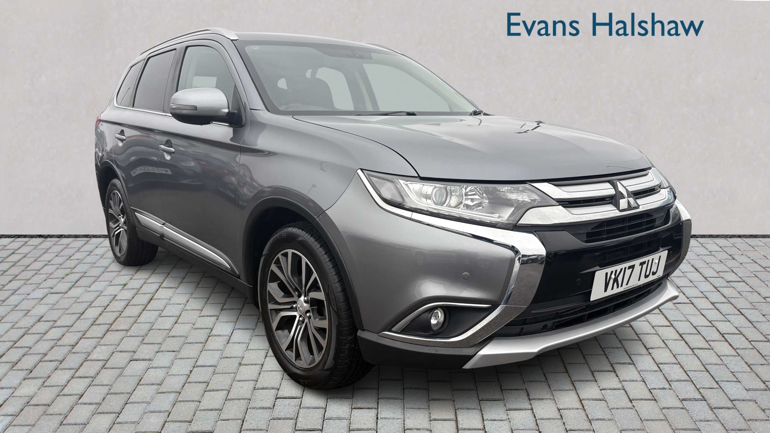 Main listing image - Mitsubishi Outlander