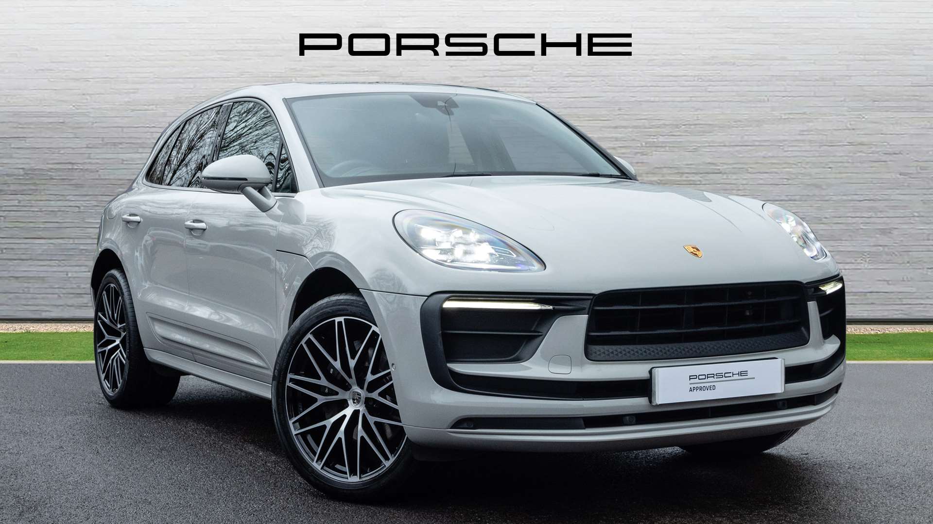 Main listing image - Porsche Macan