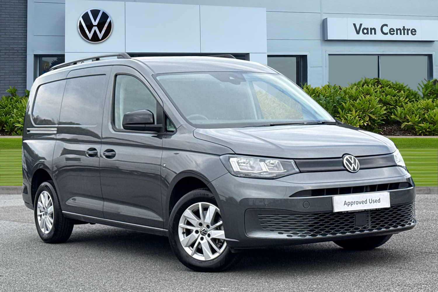 Main listing image - Volkswagen Caddy Maxi