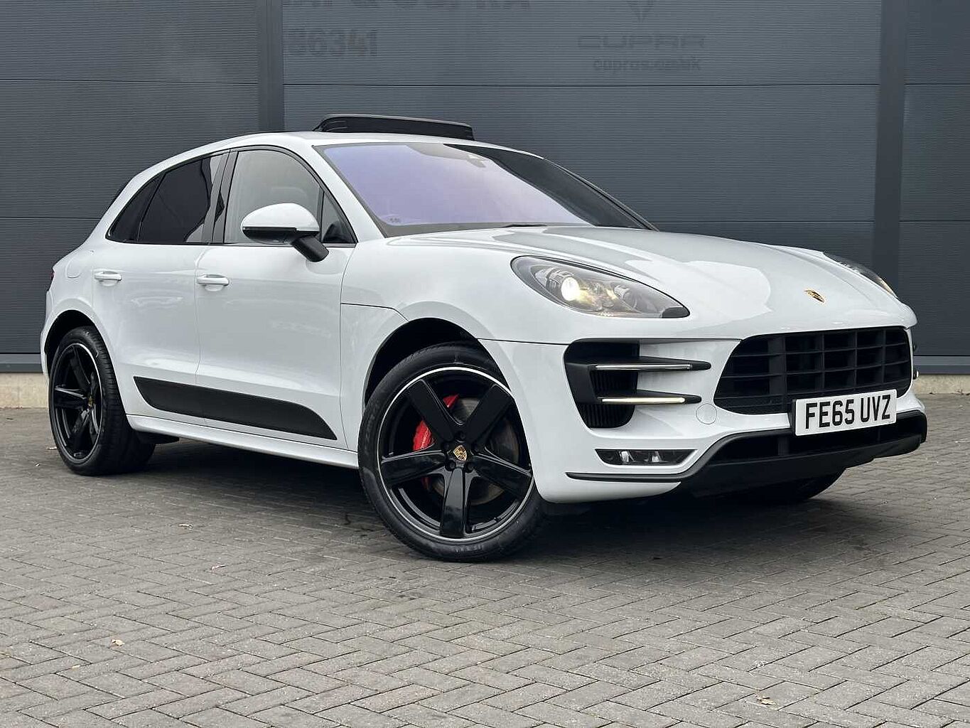 Main listing image - Porsche Macan