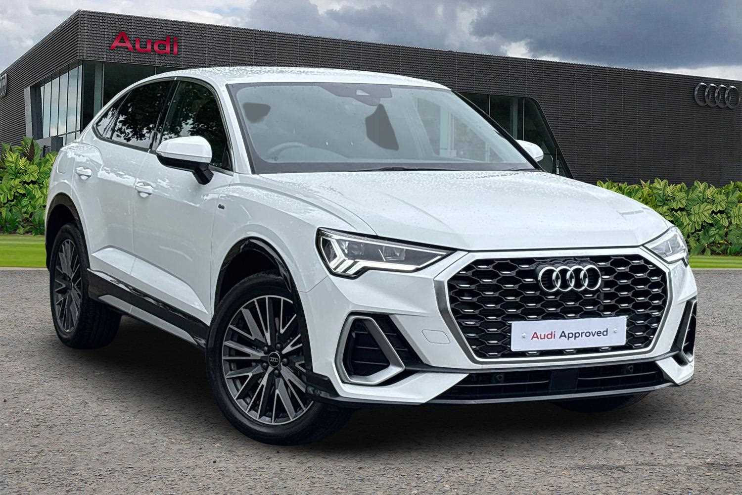 Main listing image - Audi Q3