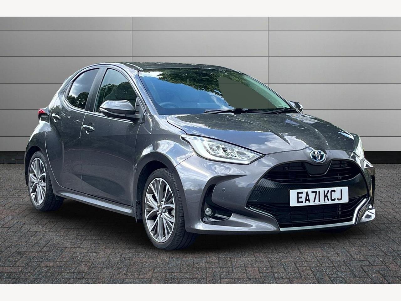 Main listing image - Toyota Yaris