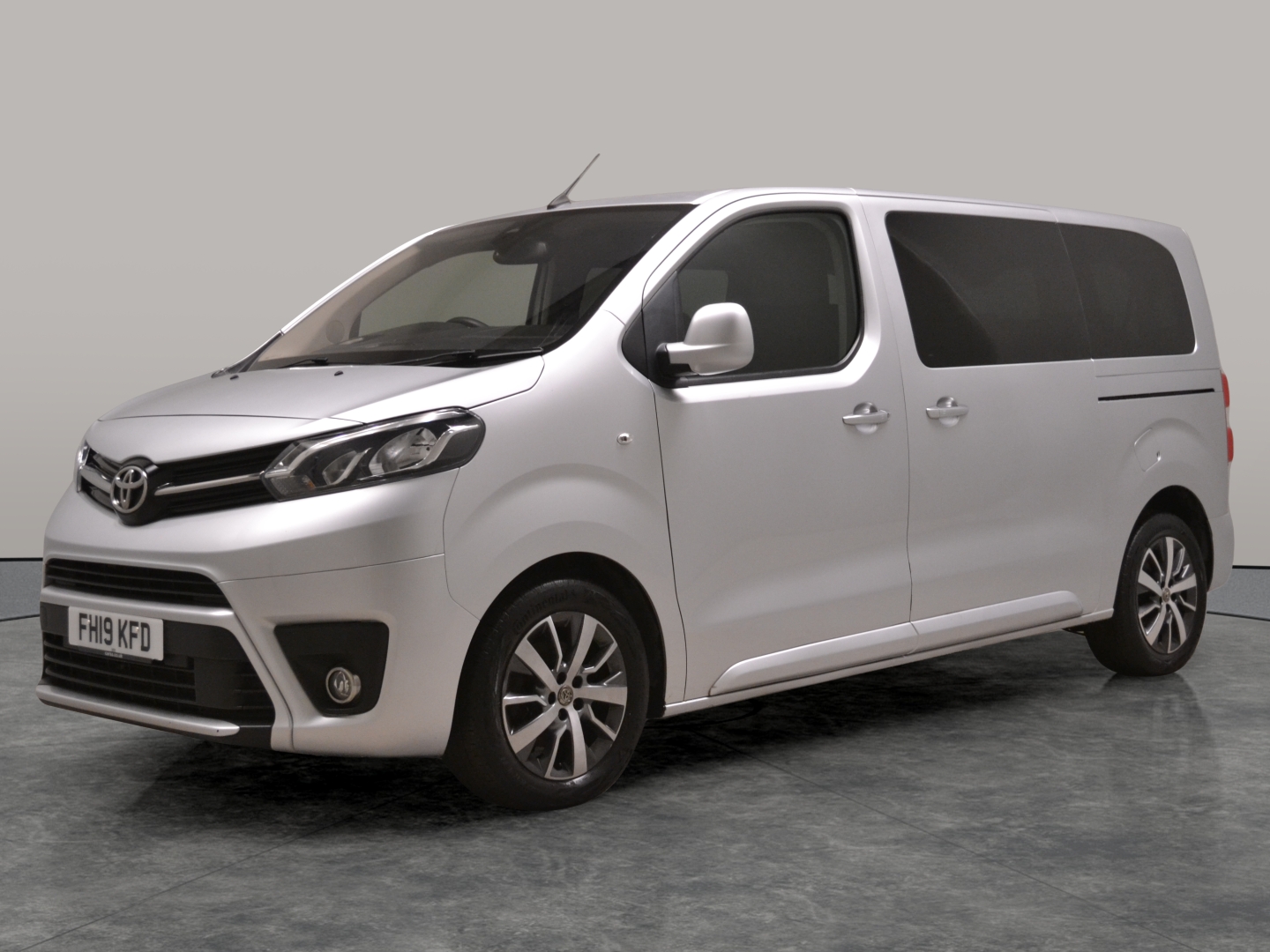 Main listing image - Toyota Proace Verso