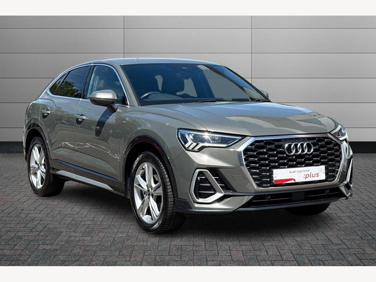 Main listing image - Audi Q3