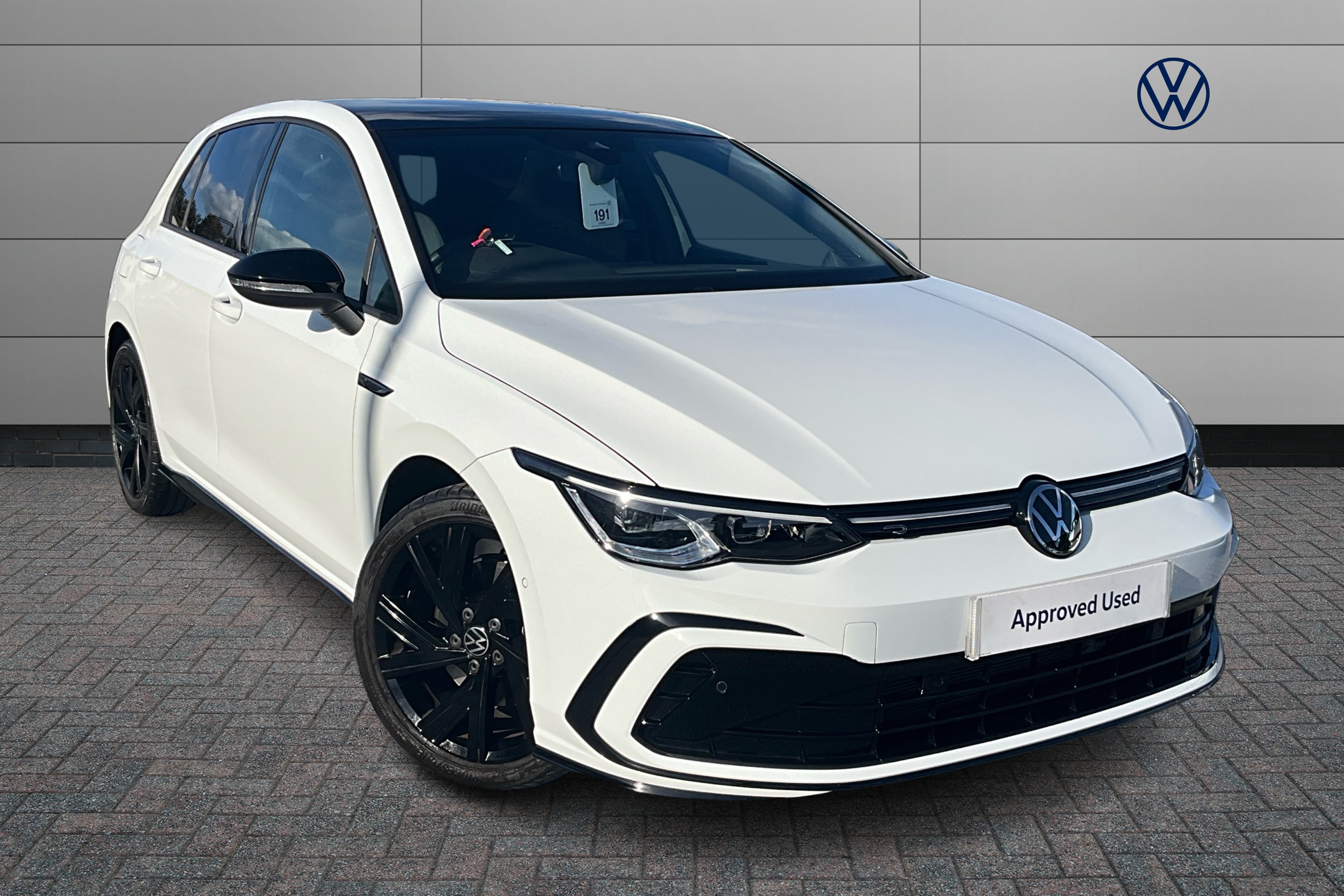 Main listing image - Volkswagen Golf