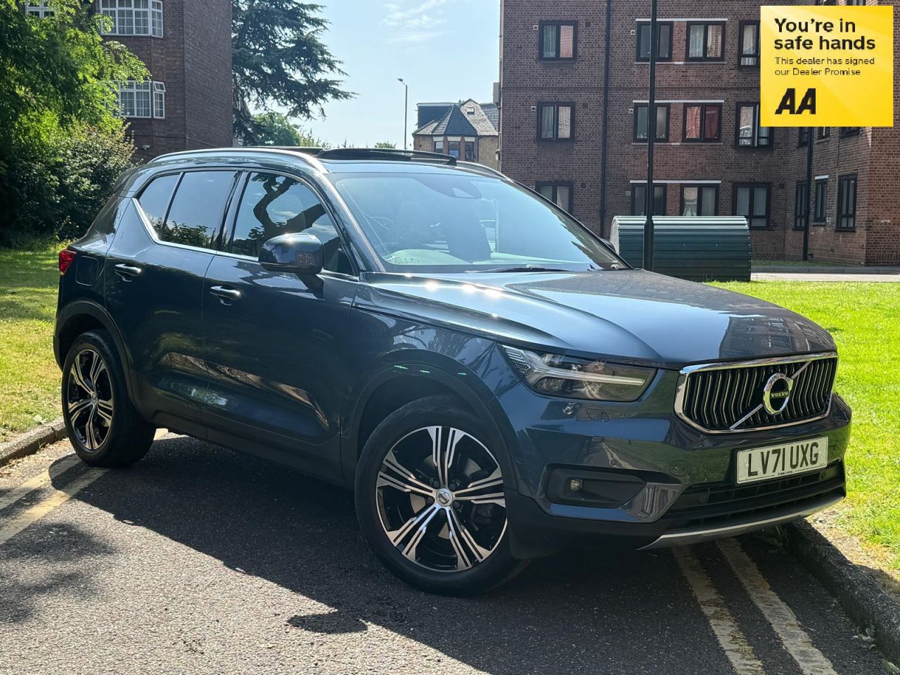 Main listing image - Volvo XC40