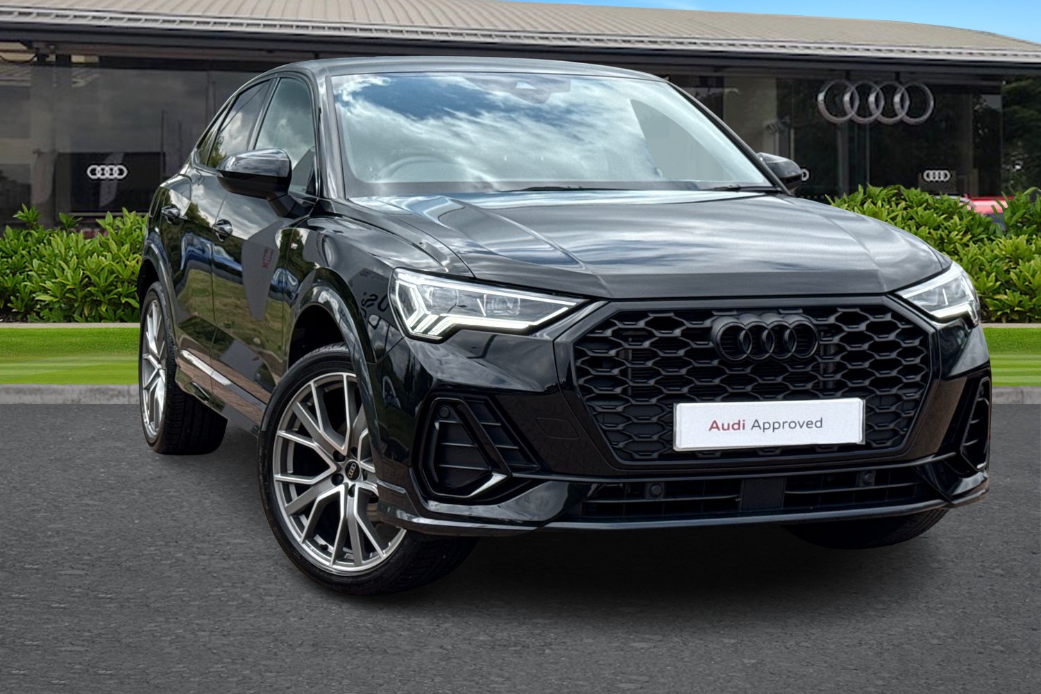 Main listing image - Audi Q3