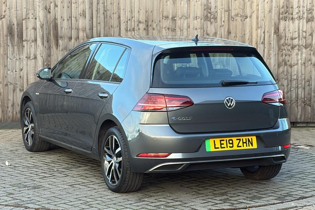 Main listing image - Volkswagen e-Golf