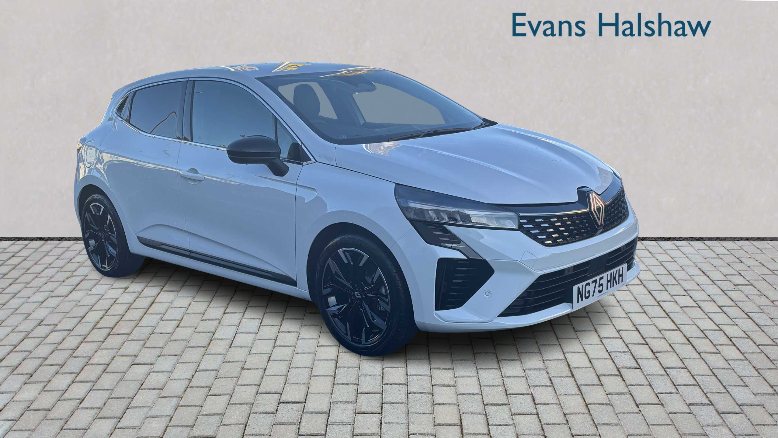 Main listing image - Renault Clio