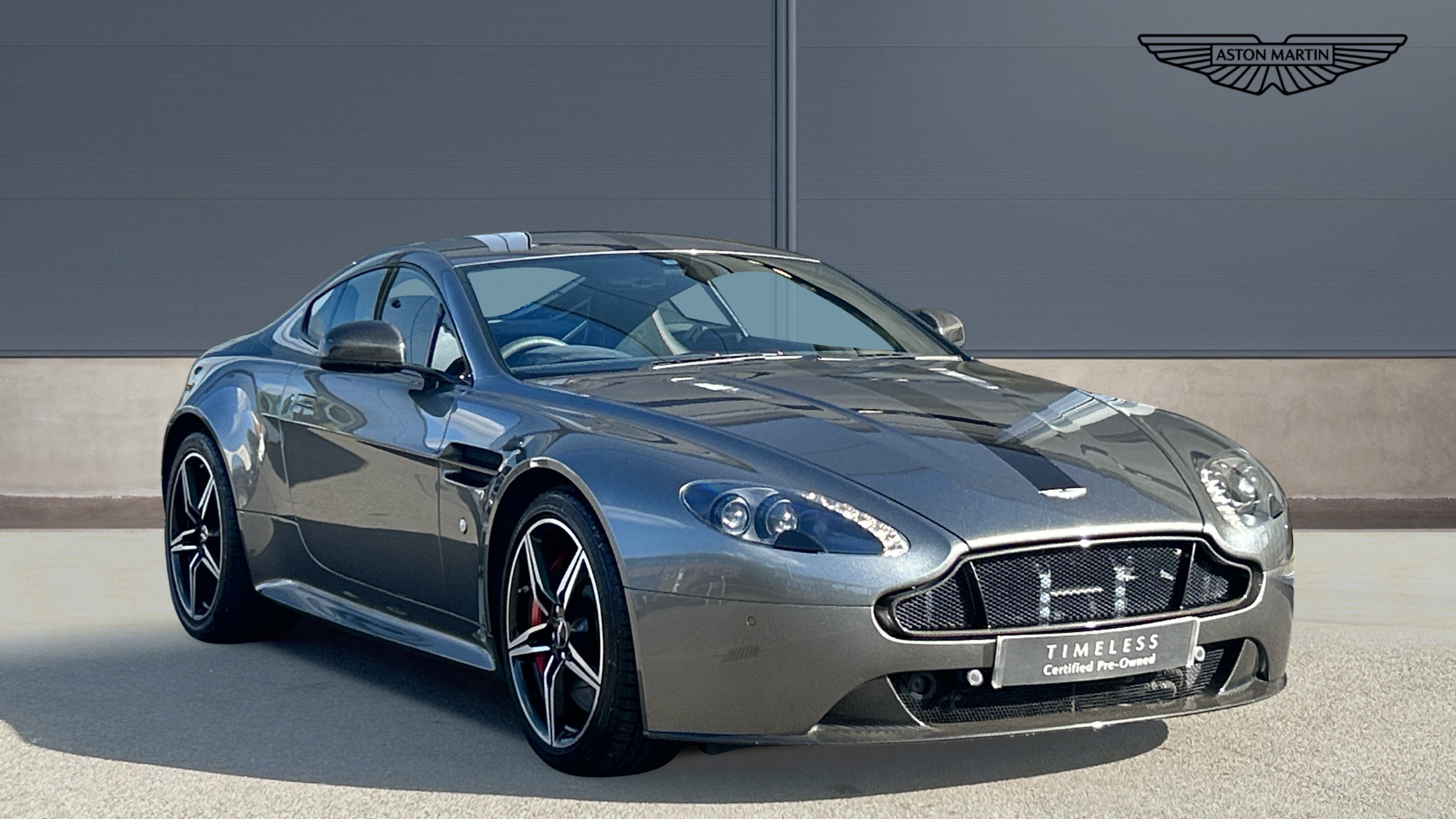 Main listing image - Aston Martin Vantage