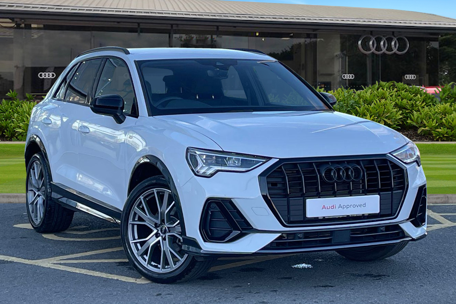 Main listing image - Audi Q3