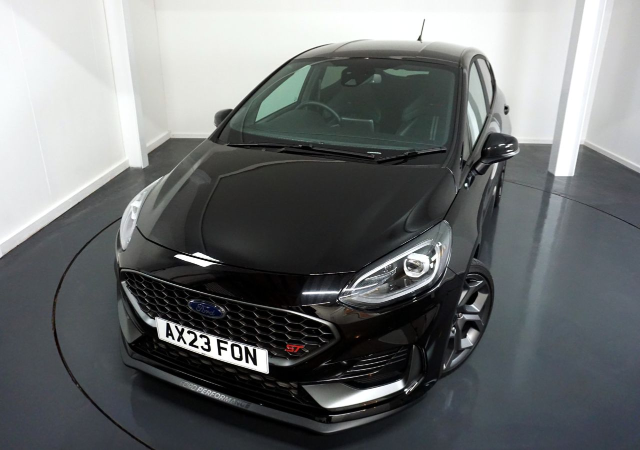 Main listing image - Ford Fiesta ST