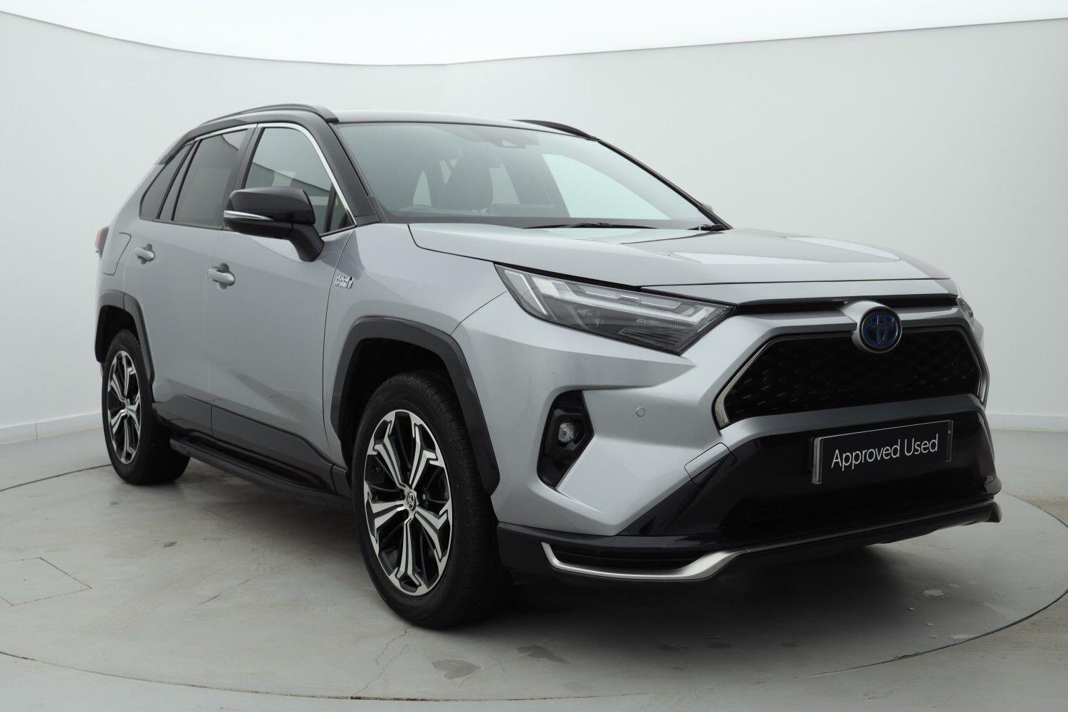 Main listing image - Toyota RAV4