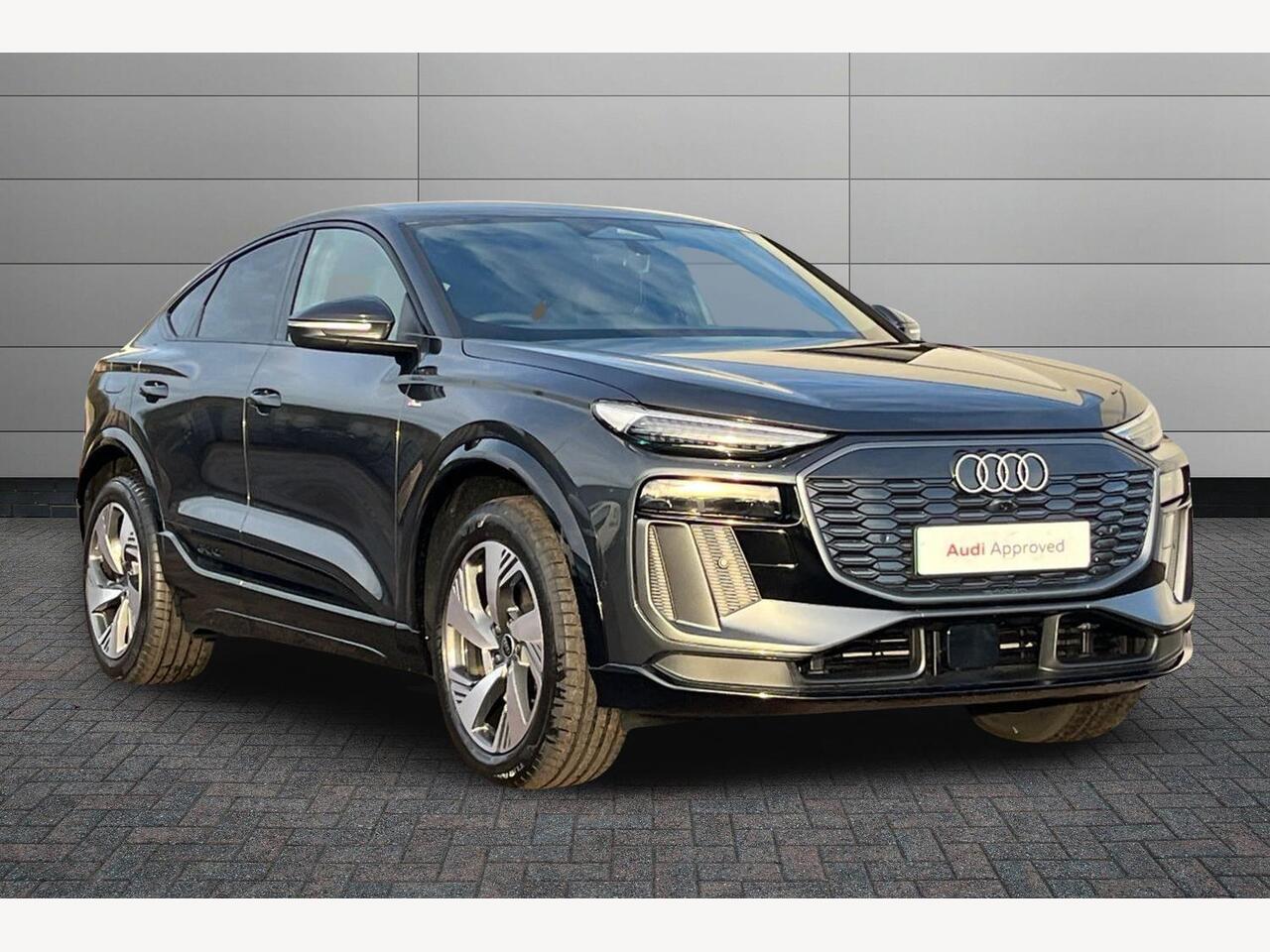 Main listing image - Audi Q6 e-tron