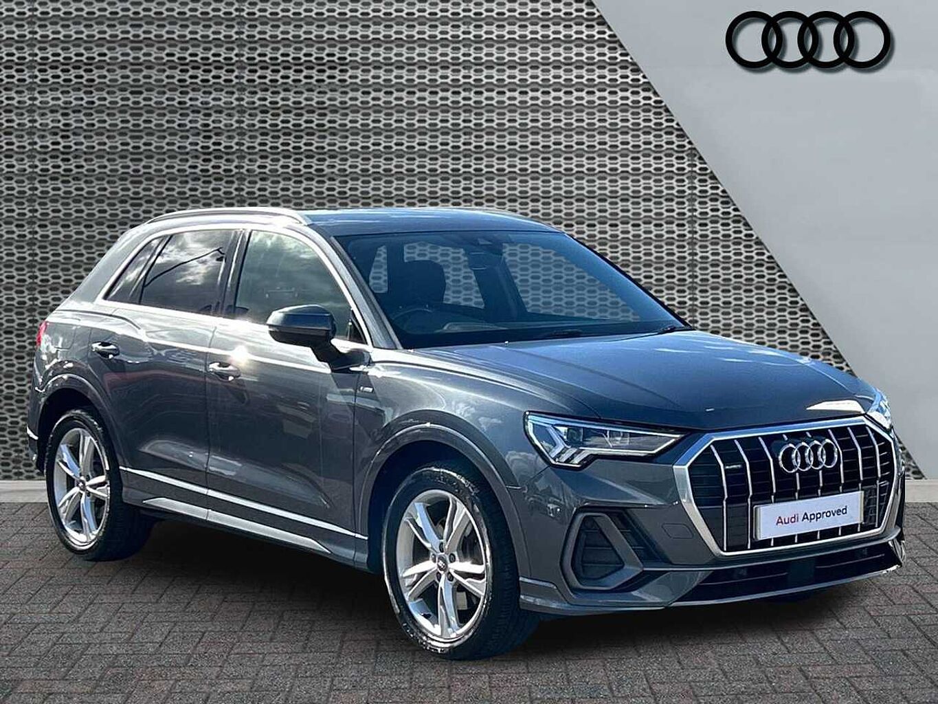 Main listing image - Audi Q3