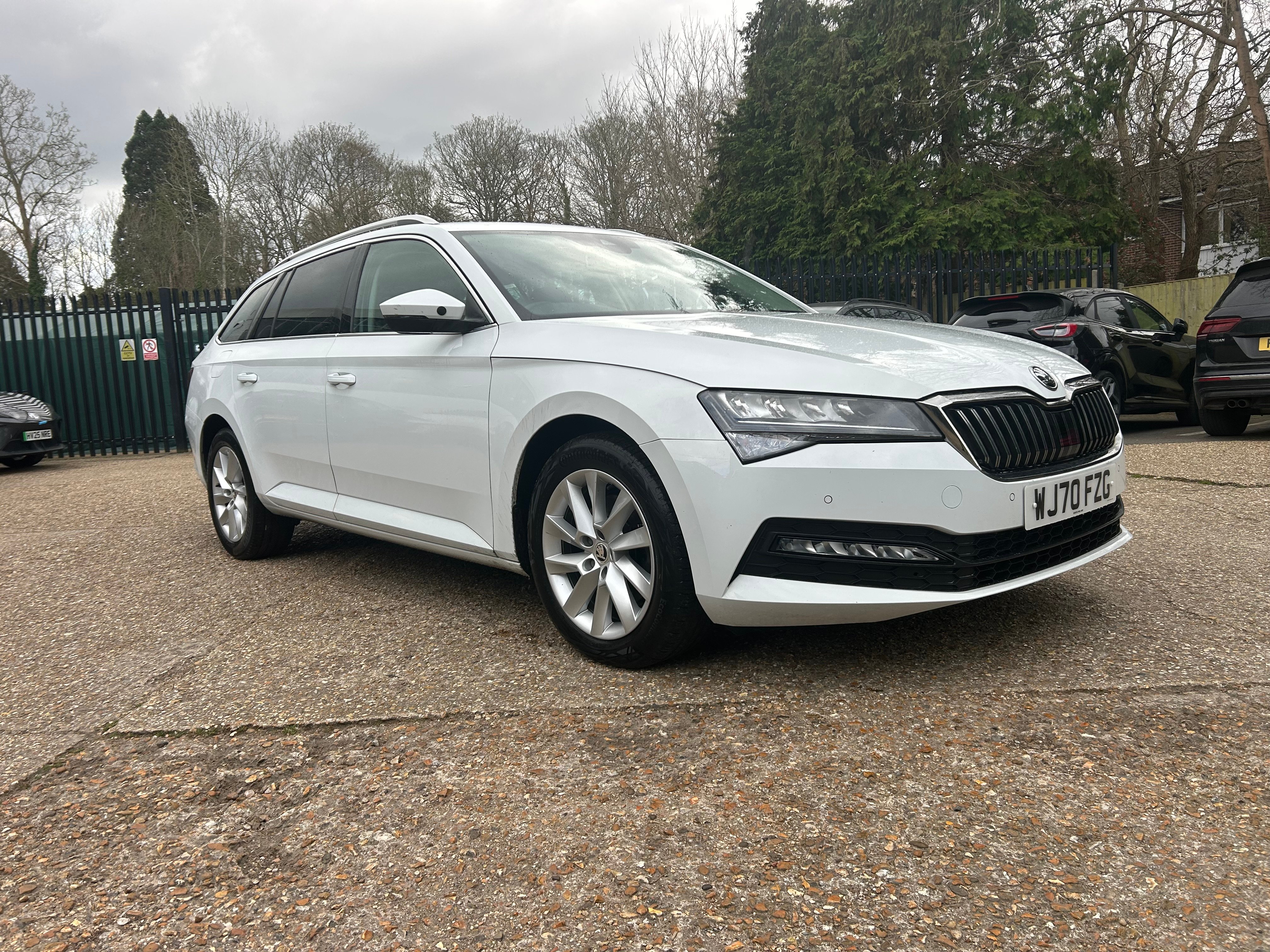 Main listing image - Skoda Superb Estate