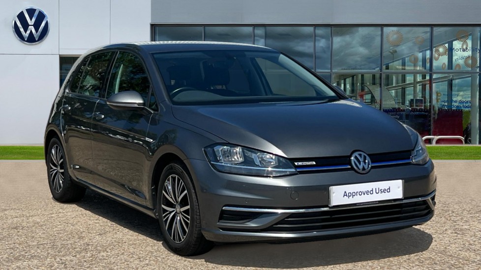 Main listing image - Volkswagen Golf