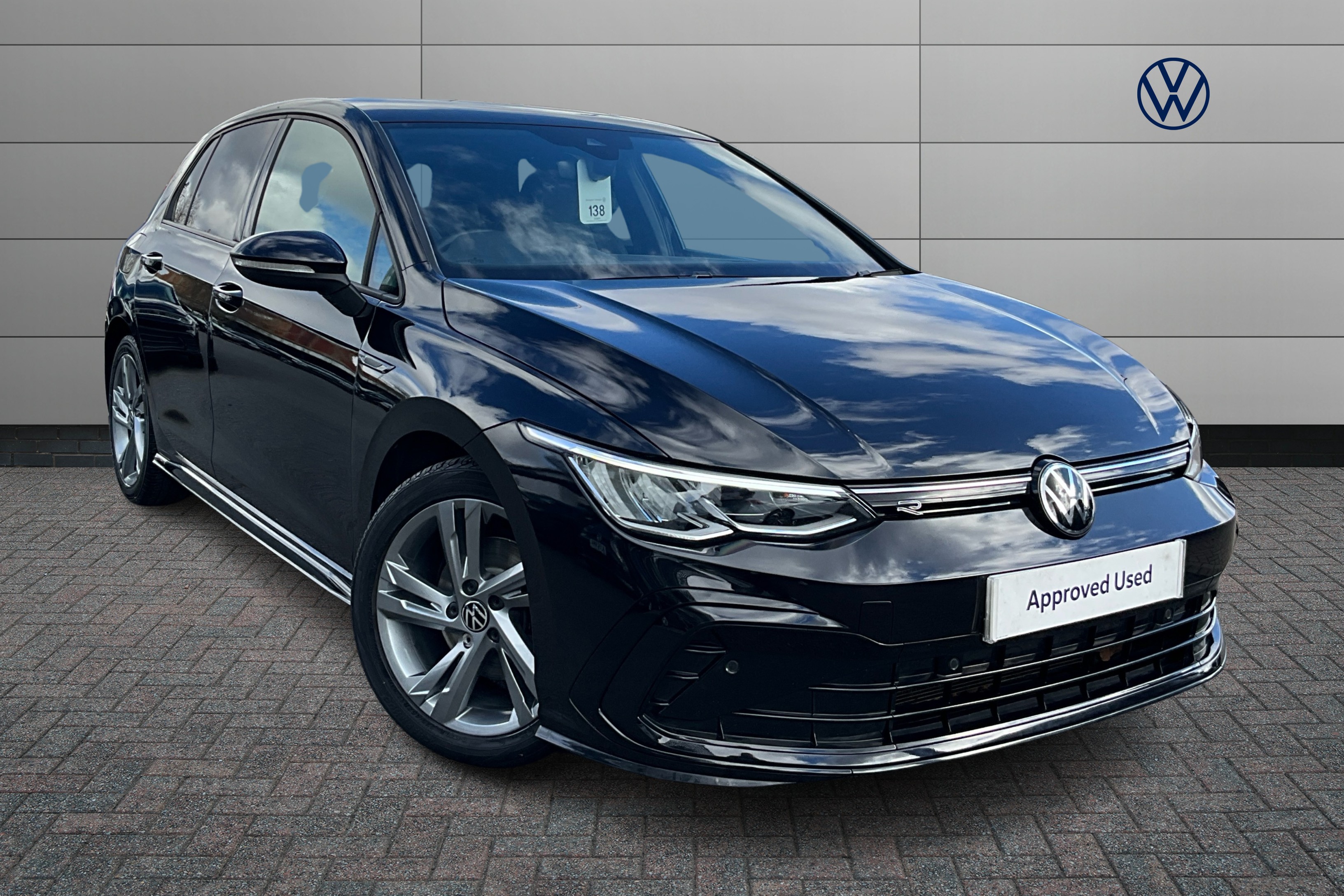 Main listing image - Volkswagen Golf
