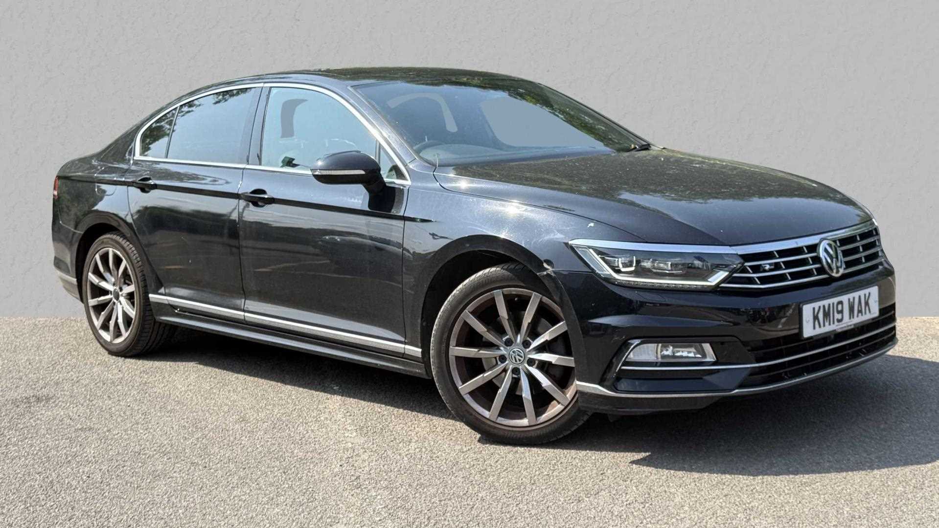Main listing image - Volkswagen Passat
