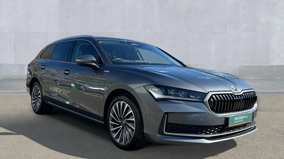 Main listing image - Skoda Superb Estate