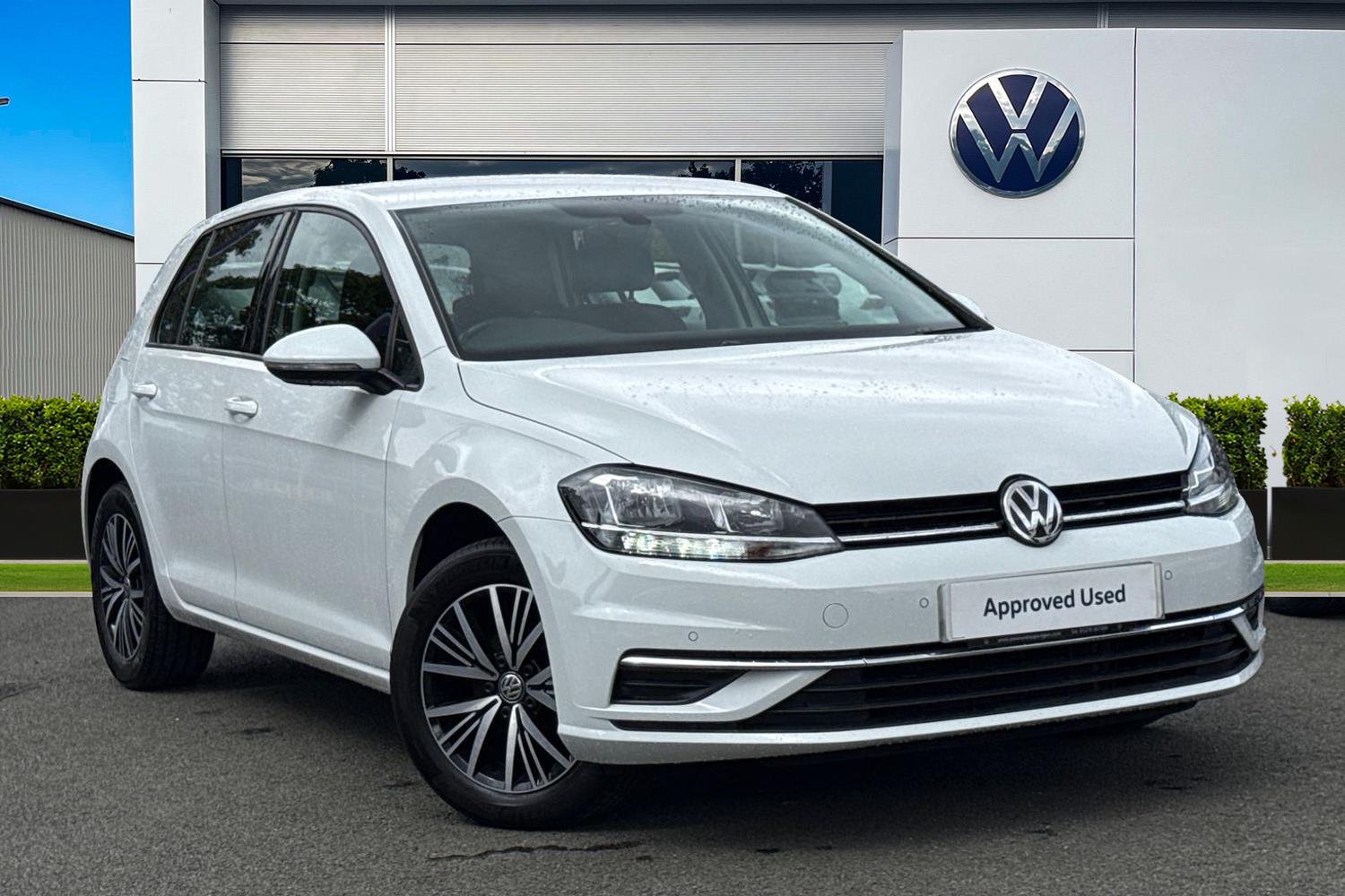 Main listing image - Volkswagen Golf