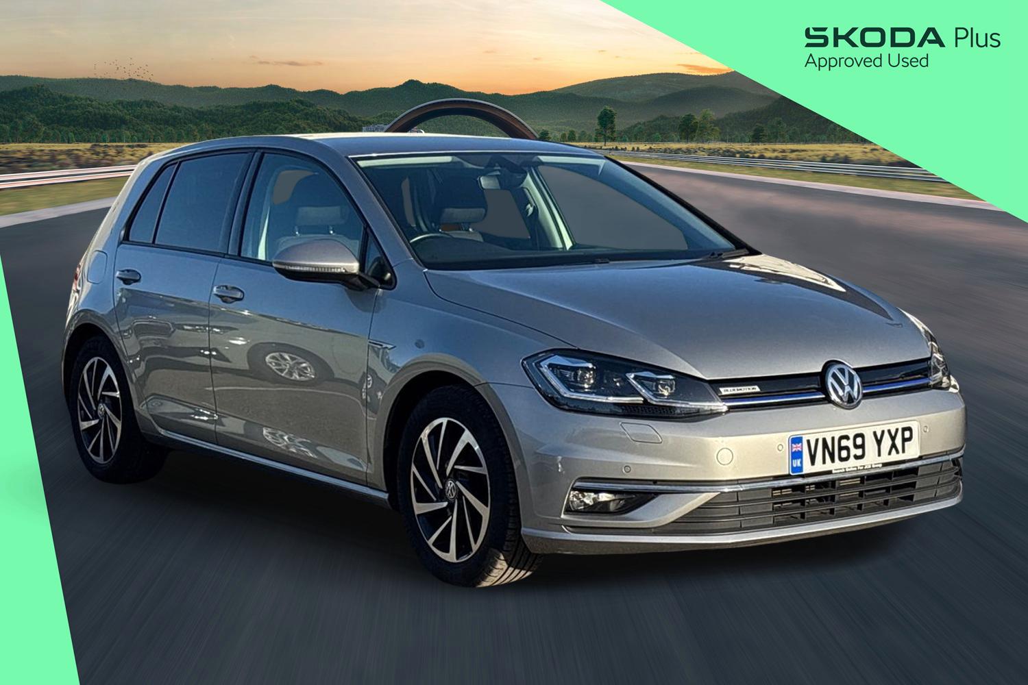 Main listing image - Volkswagen Golf