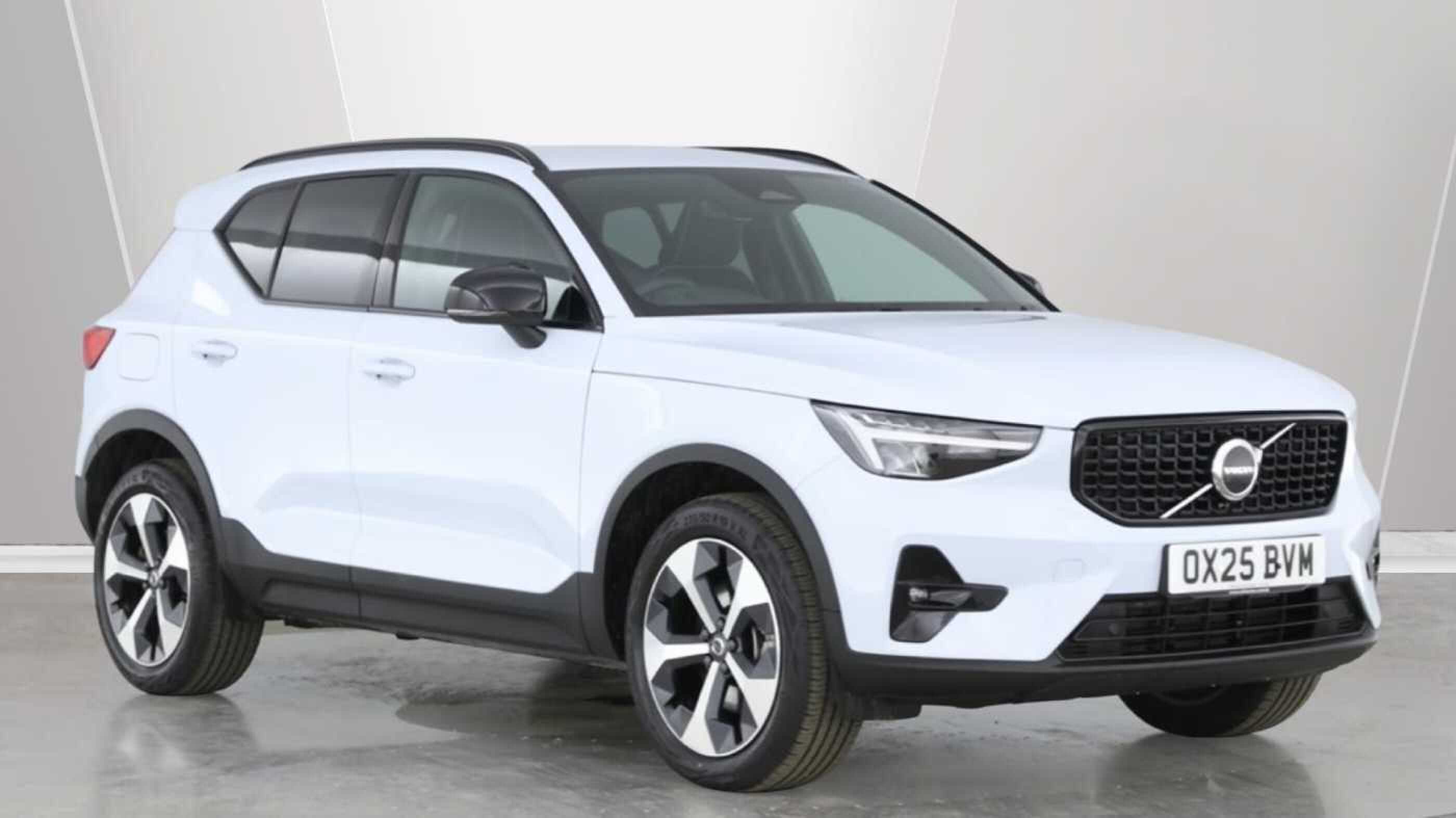 Main listing image - Volvo XC40