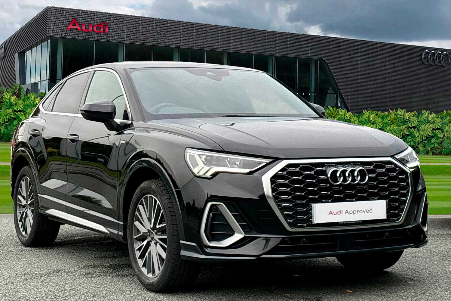 Main listing image - Audi Q3