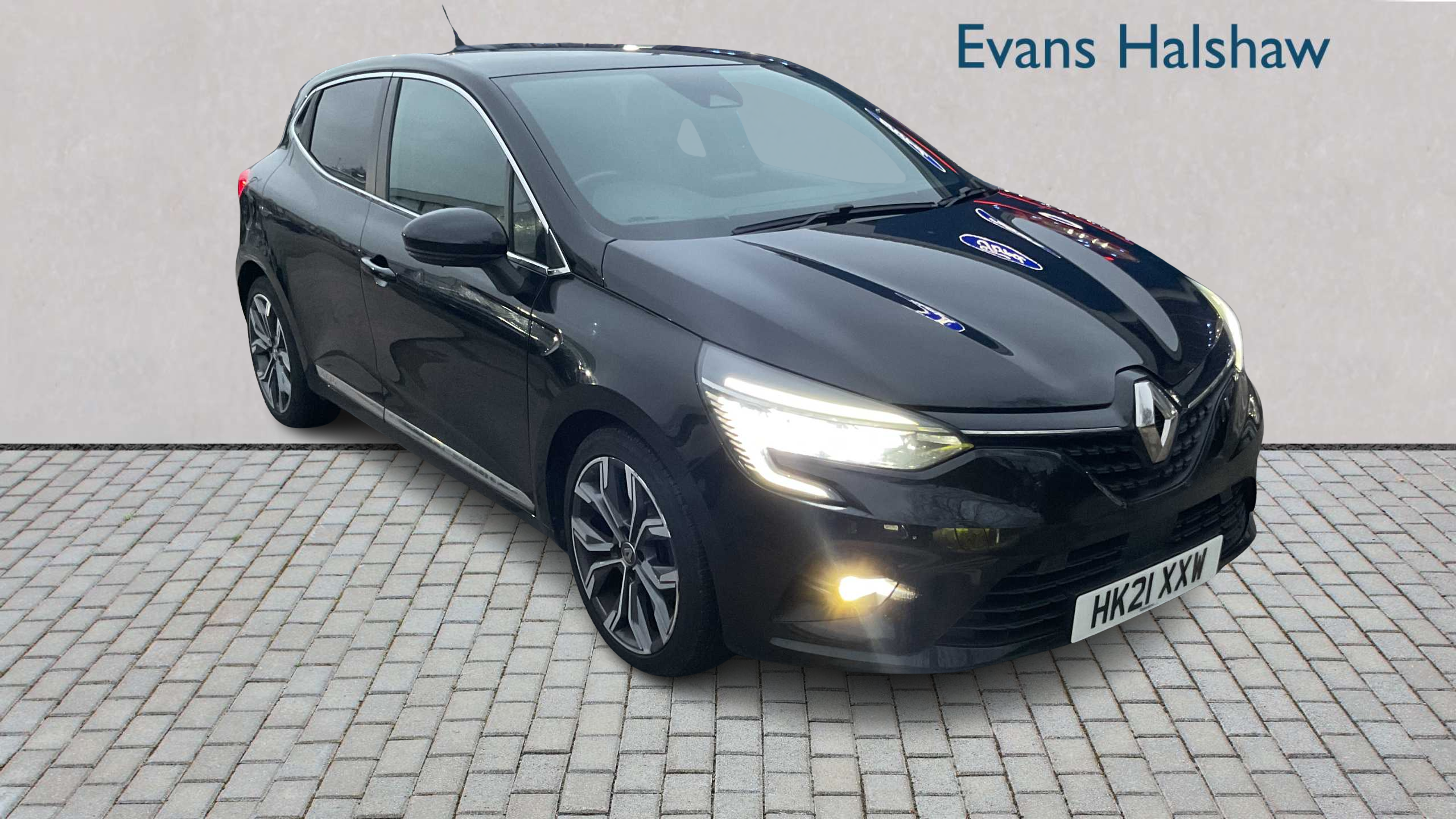 Main listing image - Renault Clio