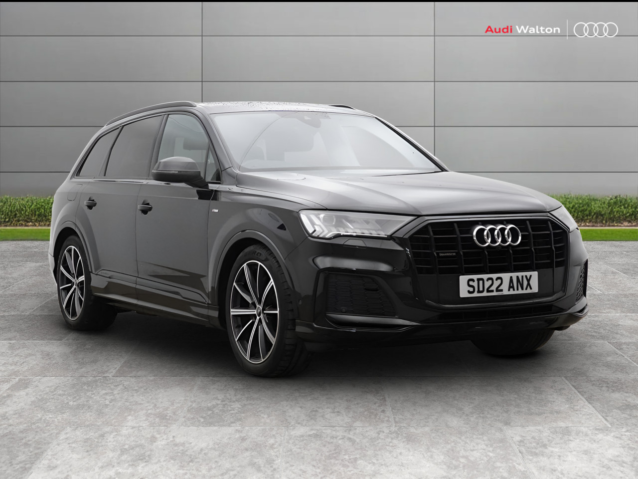Main listing image - Audi Q7