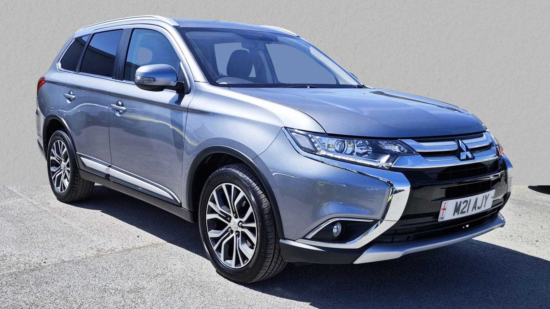Main listing image - Mitsubishi Outlander