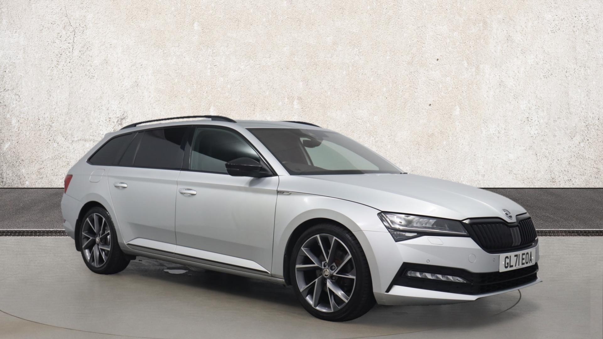 Main listing image - Skoda Superb Estate
