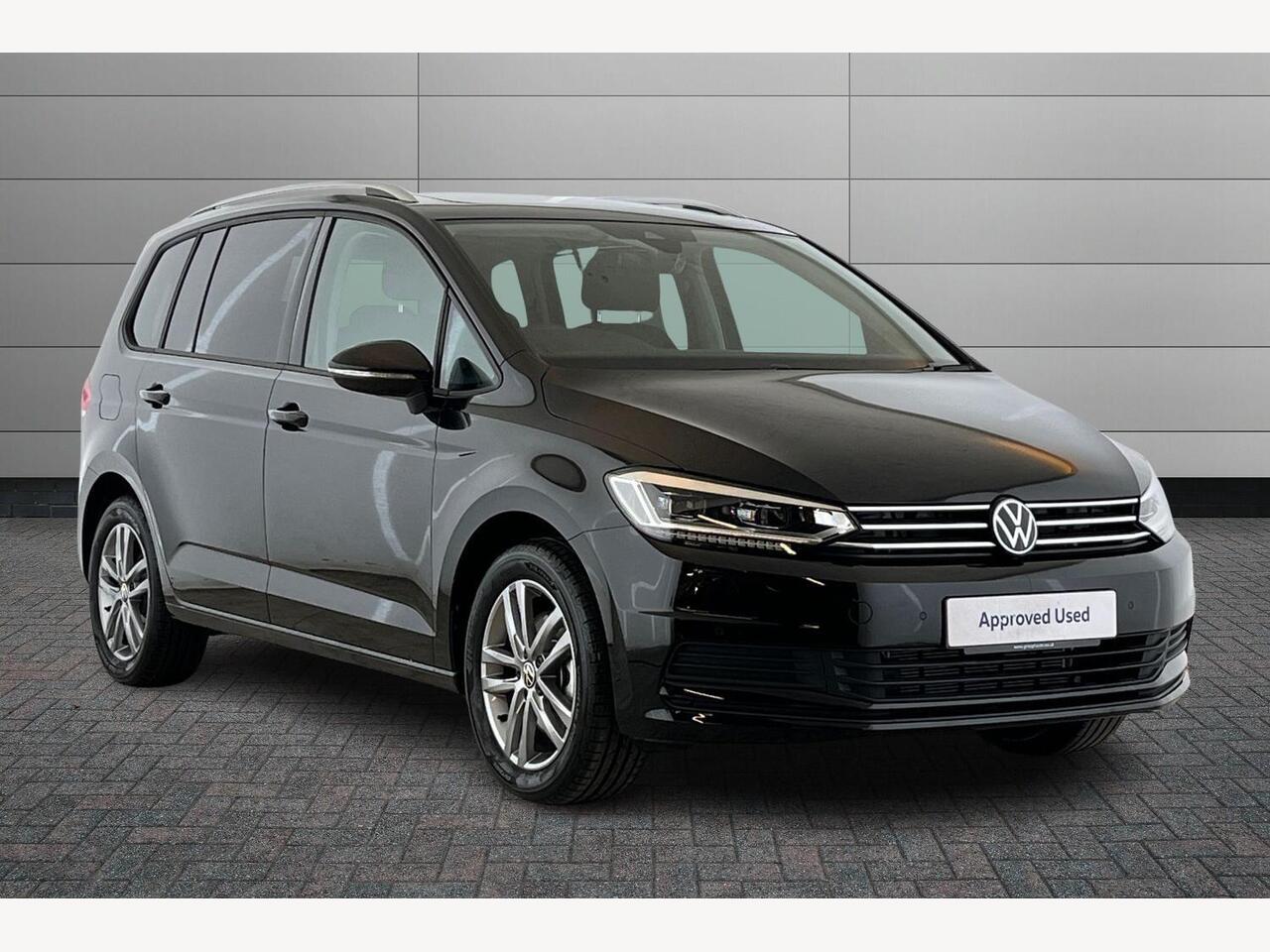 Main listing image - Volkswagen Touran