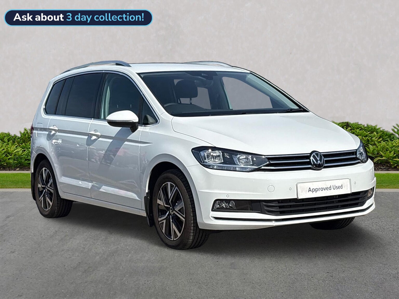 Main listing image - Volkswagen Touran