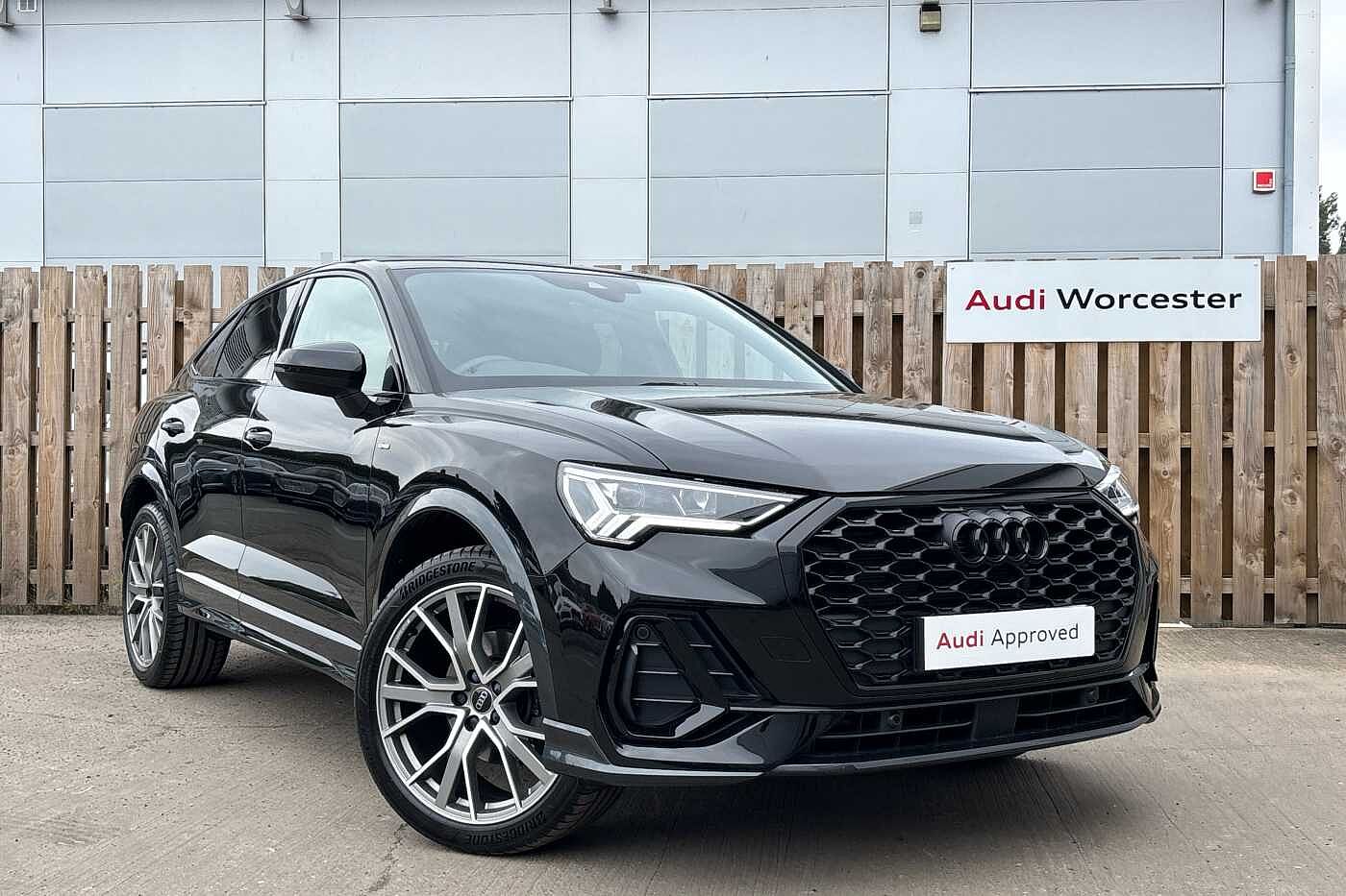 Main listing image - Audi Q3