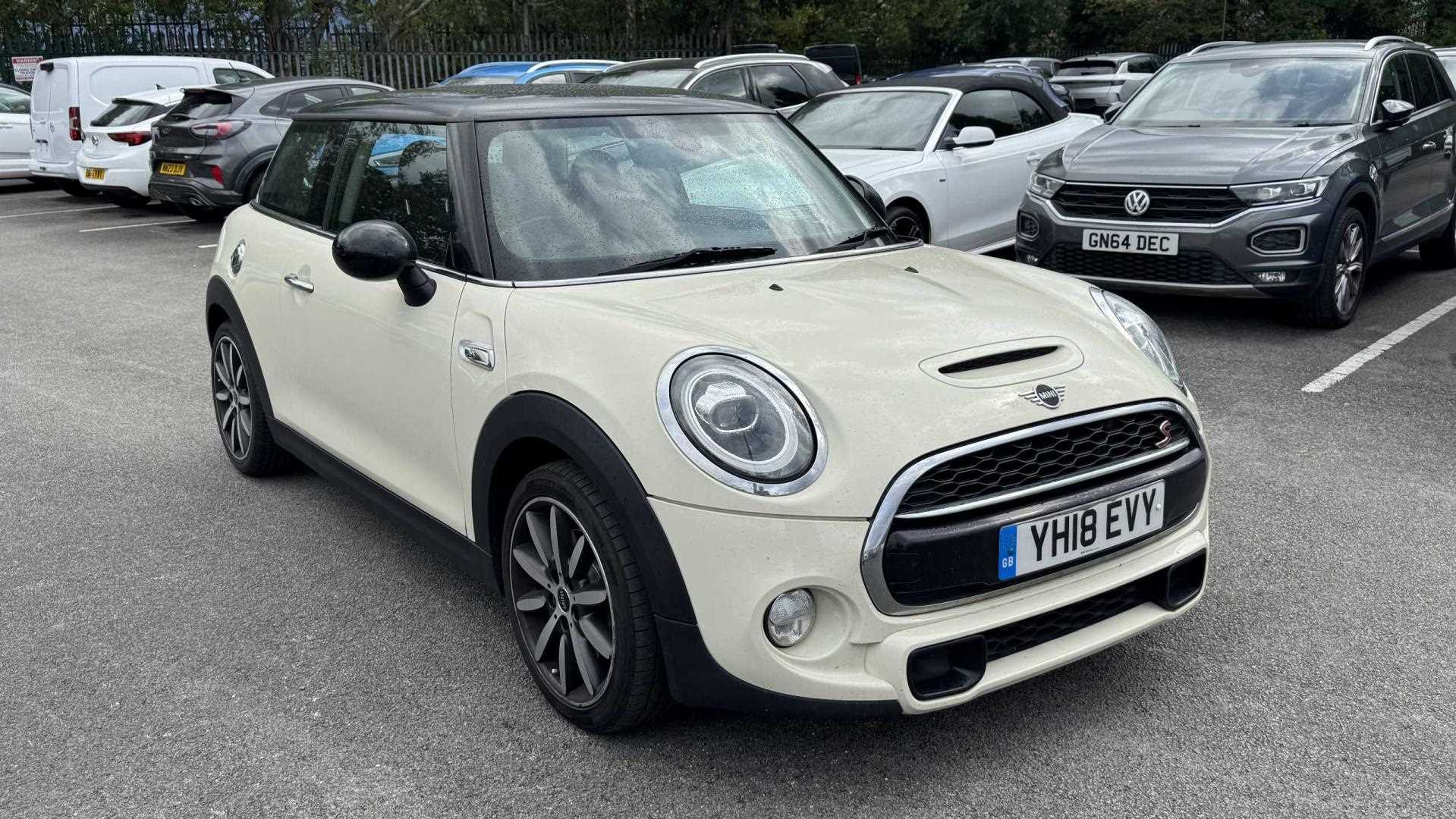 Main listing image - MINI Hatchback